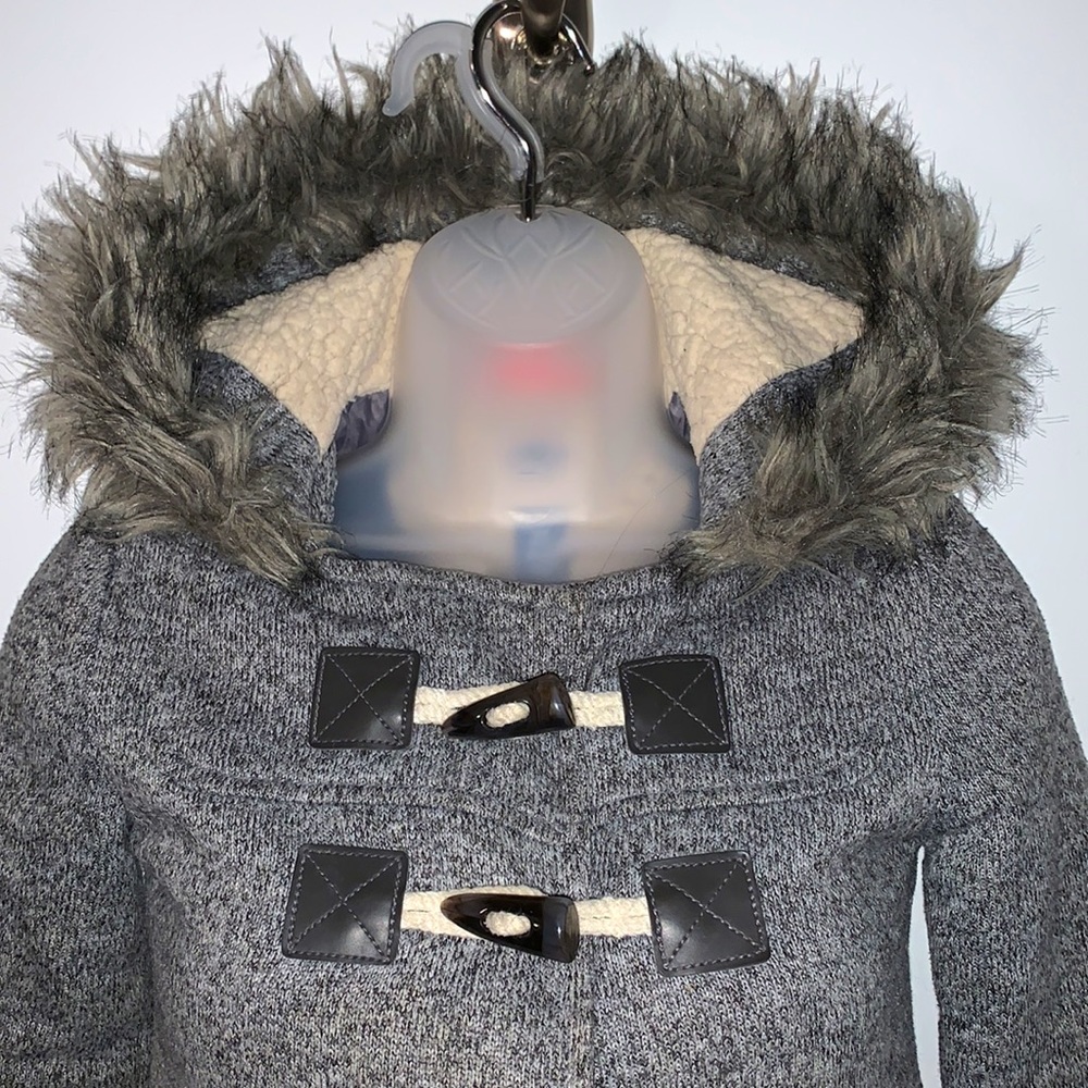 Girls Old Navy Gray Faux Fur Jacket, Size 6/7